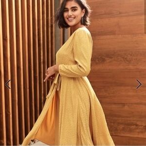 NWT Ann Taylor Cheetah Print Jacquard Faux Wrap V-neck Yellow Dress Sz 10 Satin